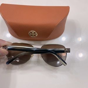 Tory Burch women’s aviator sunglasses